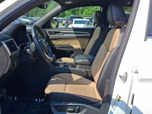 Used 2021 Volkswagen Atlas Cross Sport SEL R-Line AWD/4WD image 17