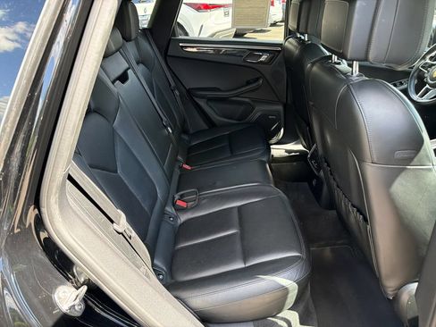 Used 2018 Porsche Macan AWD/4WD image 15