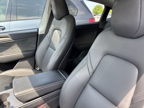 Used 2023 Tesla Model Y AWD image 38
