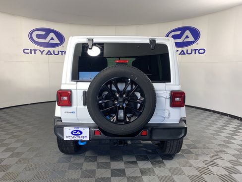 Used 2022 Jeep Wrangler Unlimited Sahara w/ Cold Weather Group image 4