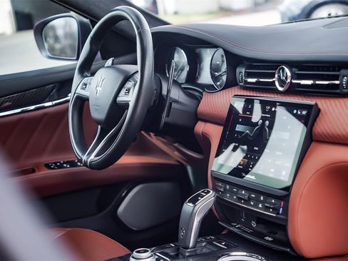 Certified 2022 Maserati Quattroporte Trofeo image 37