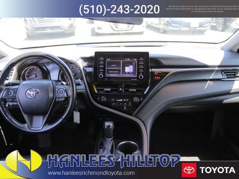 Used 2022 Toyota Camry SE image 15