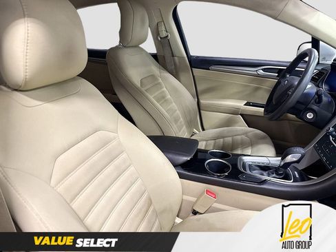 Used 2013 Ford Fusion SE FWD image 28