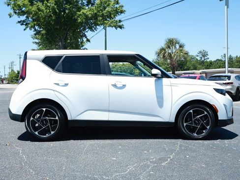 Used 2023 Kia Soul EX FWD image 4