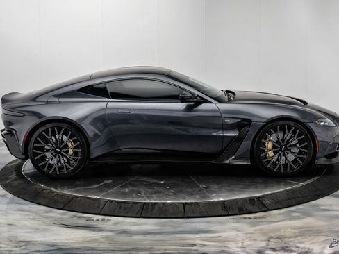 Used 2023 Aston Martin V12 Vantage RWD image 25