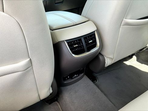 Used 2024 Chevrolet Malibu LT FWD image 12