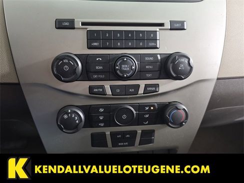 Used 2010 Ford Focus SE image 13