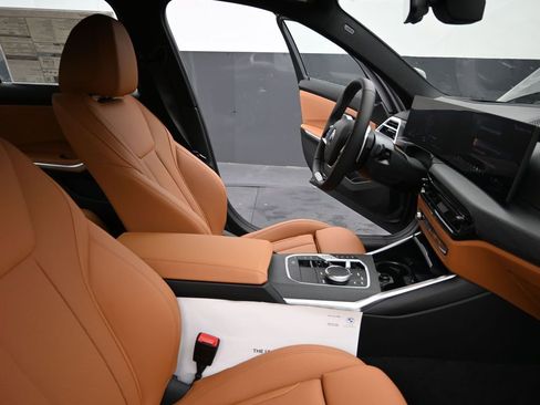 New 2026 BMW 330i Sedan w/ Premium Package RWD image 21