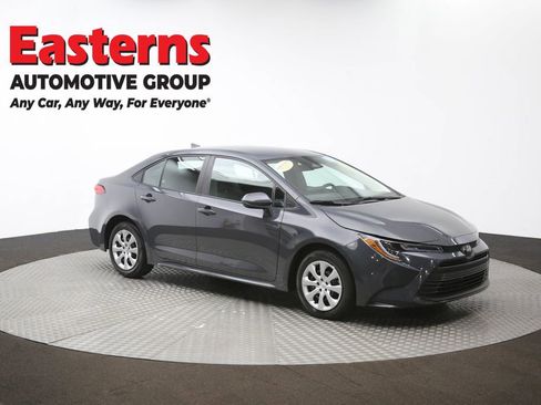 Used 2025 Toyota Corolla LE image 47