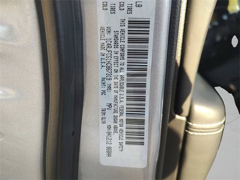 Certified 2017 Jeep Grand Cherokee Overland image 37