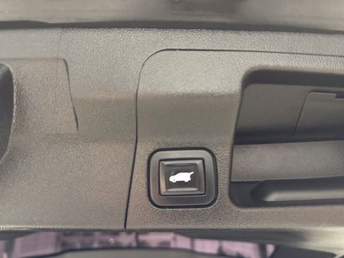 Used 2018 GMC Acadia SLT FWD image 22