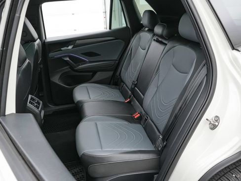 Used 2025 Volkswagen Tiguan SE R-Line AWD/4WD image 20