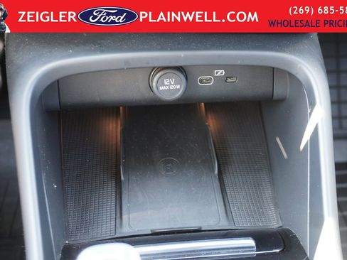 Used 2023 Volvo XC40 B5 Plus w/ Protection Package Premier image 25