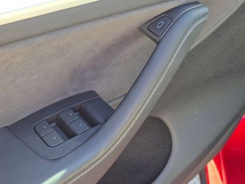 Used 2025 Tesla Model Y Performance AWD/4WD image 18