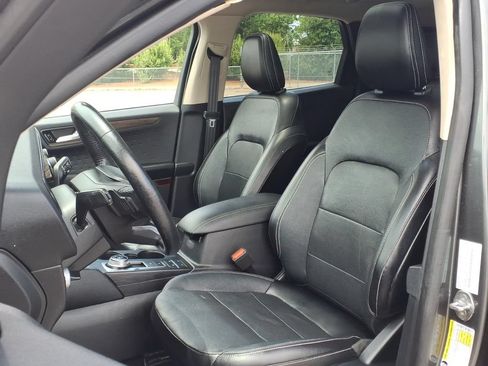 Used 2020 Ford Escape Titanium AWD/4WD image 2