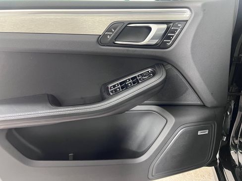 Certified 2018 Porsche Macan GTS AWD/4WD image 27