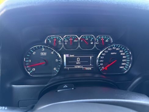 Used 2015 Chevrolet Suburban LT RWD image 22