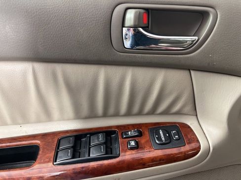 Used 2005 Toyota Camry XLE image 24