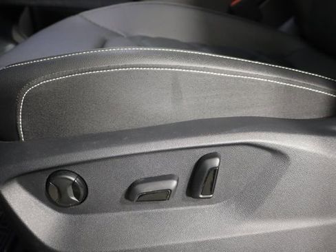 Used 2026 Volkswagen Atlas SE FWD image 23