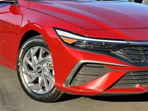 Used 2024 Hyundai Elantra SEL image 10