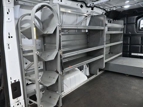 Used 2019 Ford Transit 250 130 Low Roof RWD image 11