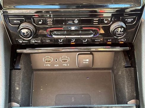 Used 2022 Jeep Grand Cherokee L Laredo w/ Luxury Tech Group I AWD/4WD image 34