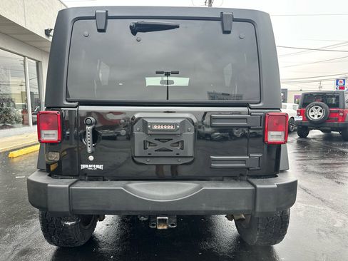 Used 2018 Jeep Wrangler Unlimited Sport S image 9