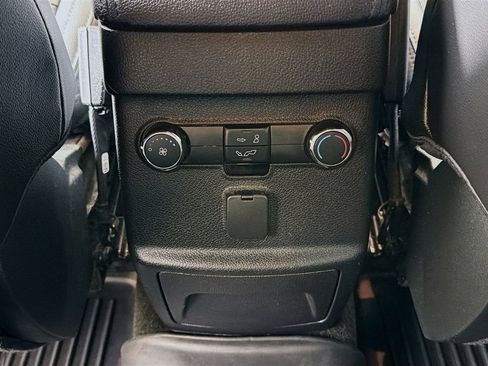 Used 2018 Ford Explorer XLT w/ Equipment Group 202A AWD/4WD image 42