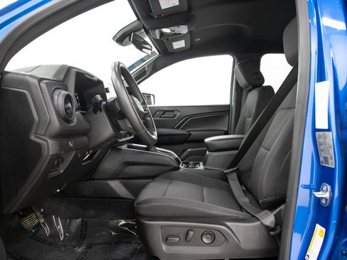 Used 2023 Chevrolet Colorado Trail Boss w/ Technology Package AWD/4WD image 23