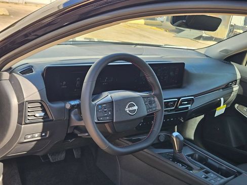 New 2026 Nissan Sentra SR w/ SR Premium Package FWD image 11