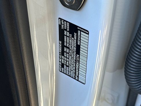 Used 2024 Porsche Cayenne AWD/4WD image 30