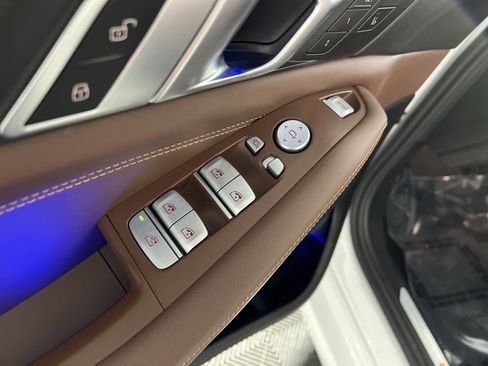 Used 2023 BMW X7 xDrive40i image 15