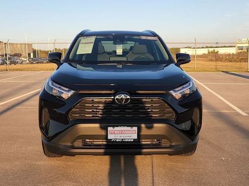 Used 2025 Toyota RAV4 XLE image 9