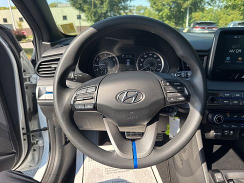 Used 2020 Hyundai Veloster 2.0 image 26