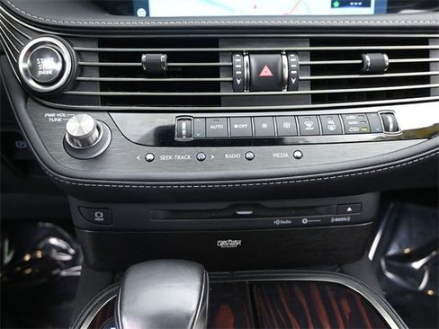 Used 2018 Lexus LS 500 AWD w/ Luxury Package image 18