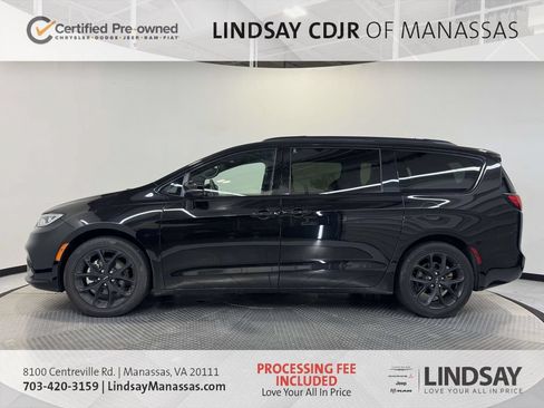 Certified 2025 Chrysler Pacifica Limited FWD image 6