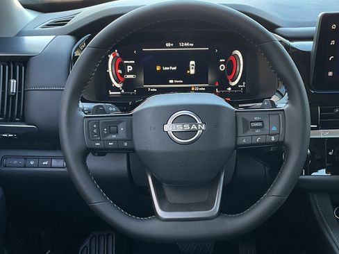 New 2026 Nissan Pathfinder SL image 21