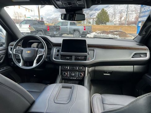 Used 2023 Chevrolet Suburban Premier AWD/4WD image 24