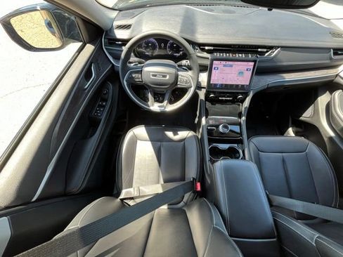Used 2023 Jeep Grand Cherokee Limited AWD/4WD image 23