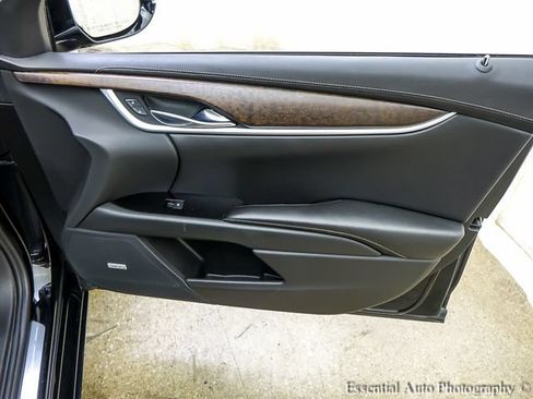 Certified 2018 Cadillac XTS Luxury FWD image 23