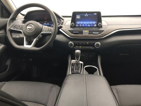 Used 2024 Nissan Altima 2.5 SV image 22