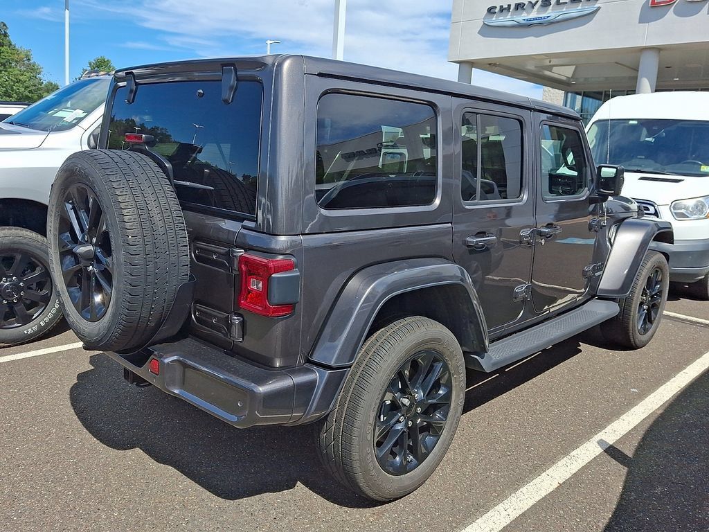 Used 2020 Jeep Wrangler Unlimited Sahara AWD/4WD image 4