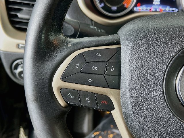 Used 2015 Jeep Cherokee Limited AWD/4WD image 13