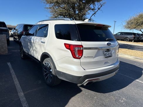 Used 2016 Ford Explorer Platinum image 4