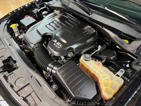 Used 2022 Chrysler 300 Touring RWD image 32