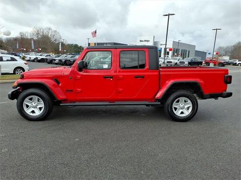 Used 2022 Jeep Gladiator Sport image 7