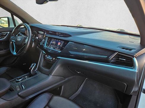 Used 2021 Cadillac XT6 Premium Luxury image 24