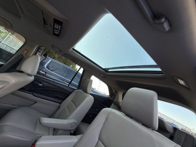 Used 2017 Honda Pilot Elite image 8