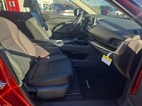 New 2026 Nissan Pathfinder SL image 24