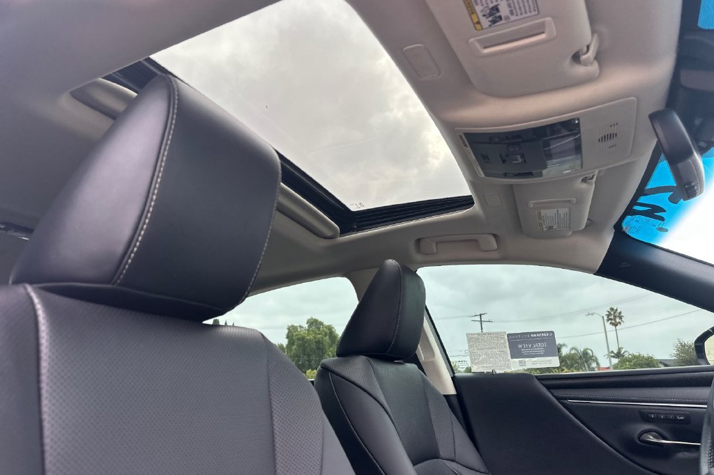 Certified 2024 Lexus ES 350 w/ Premium Package FWD image 16